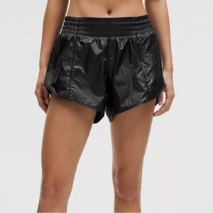 NWT Lululemon Hotty Hot High-Rise Lined Short 4” *Matte Sheen – Black – Size 6